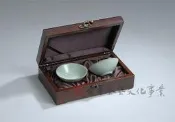 【雅品苑茶莊】TPE-A09D_《大斗笠杯_2入禮盒裝》汝窯茶杯，天青色開片禪翼紋_古樹茶.普洱茶.班章可參考
