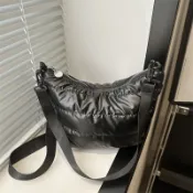 休閒餃子包 刺繡女包 純色單肩包 斜挎小包 春季新款 時尚百搭