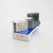 協貿國際日用品生活9館 亞德客3V310-10-08NOA/NCA三口二位電磁閥換向閥常開常閉氣