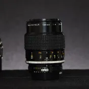NIKON 尼康 MICRO-NIKKOR 105mm F4 AIS 微距鏡 內建遮光罩