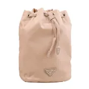 【PRADA 普拉達】經典三角LOGO尼龍束口小水桶包/萬用包(裸膚色)