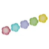 【Le Creuset】瓷器花型淺盤-小14cm-5入(櫻花粉/薄荷綠/粉彩紫/奇異果綠/閃亮黃)
