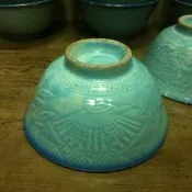 WH4652【四十八號老倉庫】二手 早期 台灣 藍釉 老碗 米糕碗 碗粿碗 飯碗 扇竹鳥金魚紋 11.7cm 有瑕 2碗
