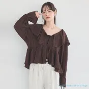 〈earth music〉立體壓紋荷葉邊糖果袖剪裁襯衫上衣