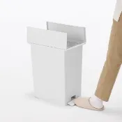 【MUJI 無印良品】PP垃圾桶/腳踏式/大/40-45L袋用 約寬26x深42.8x高50cm(上蓋開啟時:高61.5cm)