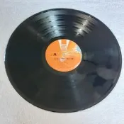 新格黑膠唱片~裸片~丘丘合唱團 (2)~陌生的人.雨滴灑落我臉.宇宙鼓手
