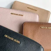 美國百分百【全新真品】MICHAEL KORS MK 皮質 長夾 卡夾 扁包 精品 皮夾 logo 女用 四色 BF85 女神手袋