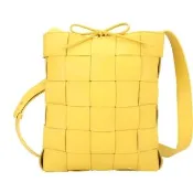 【BOTTEGA VENETA 寶緹嘉】BV Cassette 編織小羊皮斜背包-黃色