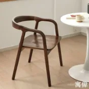 寓偉 免運 北歐實木餐椅原木簡約家用廣島舒美特扶手椅子洽談靠背書桌椅組閤 簡約靠背椅 椅子 餐桌椅 靠背椅 會議椅
