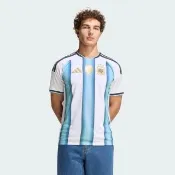 【adidas 愛迪達】Afa H Jsy D 男 足球衣 世界盃 阿根廷 主場復刻版球衣 藍 白(JM8396)
