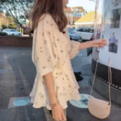  胖胖美依 雪紡衫 短袖襯衫 V領上衣M-2XL韓國 韓系 夏季襯衫碎花襯衫寬鬆襯衫女收腰韓版上衣2F044.6833