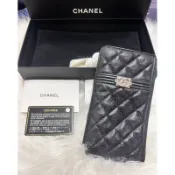 Chanel boy銀扣荔枝牛皮手機扁夾 chanel boy 荔枝牛皮 手機包 扁夾 chanel長夾 義大利