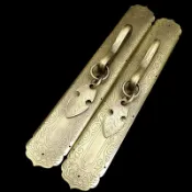 huangjinlang 【復古黃銅】大門把手 實木把手 衣櫃把手 仿古拉手 全銅拉手 長方形雕刻 中式門窗五金 黃銅拉手 實心全銅 復古長方形 適用於衣櫃門窗