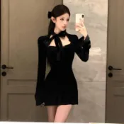 露背修身長袖絲絨連身裙包臀短款洋裝