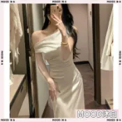 【沐白】從一時刻比弗利嬌妻蕩領斜肩連衣裙女 法式氣質收腰魚尾裙 顯瘦時尚緞面洋裝 粉色 白色