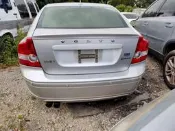 富豪VOLVO S40二代零件車報廢車拆賣 ABS幫浦引擎變速箱電腦發電機壓縮機後視鏡儀表大燈尾燈保桿鋁圈座椅氣囊方向盤