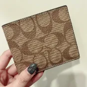 旺旺香氛小屋 補貨到 熱賣款【COACH】F75083 F66551 防刮 滿版LOGO 短夾 男用短夾 皮夾 經典款｜迷人香氛◆全館現貨快出｜夏季推薦⚡專櫃 品牌香氛