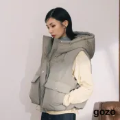 【gozo】➤霧綠大口袋立體廓型連帽羽絨背心(綠色_F) | 女裝 連帽 保暖