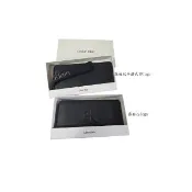 【CALVIN KLEIN】CK 手掛式凹LOGO/ㄇ字緹花布拉鍊/ 簡約皮革多卡長夾  白色禮盒組(贈原廠紙袋)