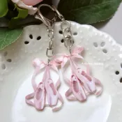 ℛ𝑒𝒻𝓁𝑒𝒸𝓉𝒾𝑜𝓃蝴蝶結芭蕾舞鞋吊飾｜芭蕾鑰匙圈 芭蕾吊飾 芭蕾女孩 芭蕾禮物 芭蕾小物 芭蕾文創 芭蕾舞者