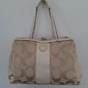 二手女Coach F19190拖特包（有小瑕疵）