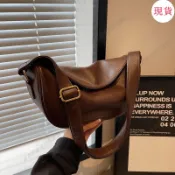 台灣發貨💖✘褶皺包✘[雙層加固]2025新款褶皺質感旅行包小衆簡約百搭斜挎包女時尚通懃單肩餃子包