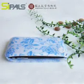 SiPALS 青花番蓮紋 矽織手機保護套(橫式)- 白底藍花