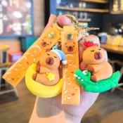 【新款】卡通水豚卡皮巴拉吊飾 時尚背包鑰匙圈 女生可愛包包吊飾 娃娃機鑰匙扣批發 3D汽車鑰匙鏈 CP情侶公仔禮物