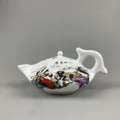 一站採購~景德鎮居仁堂製粉彩八仙過海圖小茶壺 仿古擺件 廠貨收藏工藝品瓷