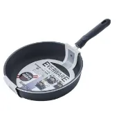 【EVERWARE】手工鑄造 鐵鏟專用不沾平底鍋 28CM(單把 / 鍋邊加深款)