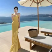 【夏天Summer】🔥法式露背斜肩吊帶裙 垂感黃色緞面訂婚宴會禮服 高階感海邊度假長洋 顯高拖地魚尾裙 收腰修身生日洋裝