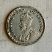 售南非1935 年6便士 銀幣，喬治五世統治時期，品相美品，經典收藏，適合愛好古幣的朋友，～