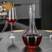 🍷臺灣熱銷🍷高顏值水晶紅酒醒酒器｜斜口設計快速分酒壺｜竪紋玻璃家用商用醒酒神器｜高端葡萄酒酒具✨送禮必備