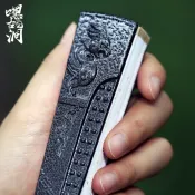 嘿古龍洞麒麟金屬折扇子十寸不鏽鋼國風功夫扇便攜防身文玩太極扇 🌟