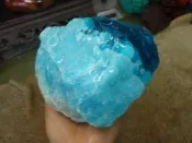 天然原礦原石 優色清透玻璃質地 天空藍蘇聯藍寶石原礦 ~~ 原汁原味 原礦擺件 賞心悅目 改善居家 風水磁場 ~~TB4