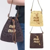 【MIU MIU】絲質拉菲草編 小牛皮抽繩肩背水桶包-2色可選