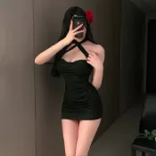 蜜桃兜兜 ♡ 妖艷小女人 修身洋裝 緊身裙 短裙 迷你裙 吊帶裙 性感洋裝 露背洋裝 紅色洋裝 繞脖短裙 黑裙 包臀裙