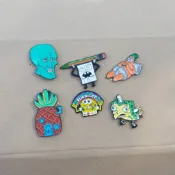 【怪寶貝】海綿寶寶 徽章 比奇堡 派大星 章魚哥 帥章魚 鳳梨 迷因 別針 胸章 胸針 創意