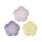 【Le Creuset】瓷器花型淺盤-小(愛麗絲黃/藍鈴紫 2色選1)