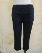 楹 ~ 正品 iROO 黑色 彈性七分內搭褲 Size: 38