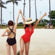 👙臺灣現貨👙降價👍🏻高個子歐美美背素面連身泳裝比基尼 黑色 紅色 純素色素面 美背交叉深V性感 溫泉游泳渡假