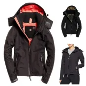 (店+)【Superdry】Superdry極度乾燥 女生風衣外套 防風夾克 薄款 網眼內襯 單層拉鍊 連帽外套(防風 防潑水外套)