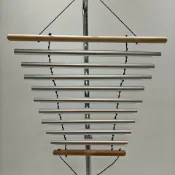 未來屋 【自然療癒】旋轉排鈴 音束風鈴 手搖音管 敲擊樂器 冥想樂器 瑜伽靜心 聲音療癒 放鬆舒壓 木質音管 輕巧便攜
