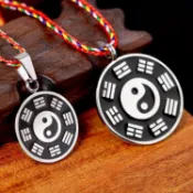 🌟在台出貨🌟復古鈦鋼道教太極八卦太極圖吊墜掛件祈福項鍊男女飾品平安護身符 平安符 香火袋 無事牌 護身符 招財 保平
