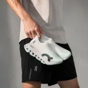 (店+)【On 昂跑】【Homieee】ON 昂跑 LightSpray Cloudmonster 3 Hyper 跑鞋 無鞋帶一體成型 男鞋