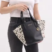 【Michael Kors】圓標MK LOGO斑點拼接手提肩背托特包(黑白)