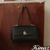 KINAZ 鑽石金屬轉鎖三層掀蓋斜背肩背包-流光曜黑-微鑽系列