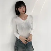 【Aa.chic熱賣商品】V領針織下圓弧長袖上衣(兩色).女裝/V領/針織/長袖/簡約/上衣/日常【C239297】