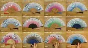 【佳樺生活本舖】竹雕花布扇(F17)送布扇套/中國風仕女折扇子批發/竹扇花卉扇/日本和風扇/禮品扇客製化/迷你竹骨綢布扇