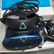 HTC VIVE COSMOS頭盔VR眼鏡原裝手把原廠串流盒三合一線整套